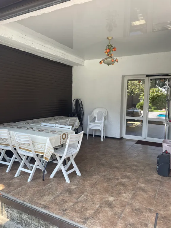 Дом с баней и бассейном