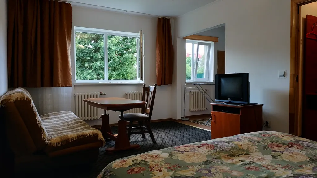 Квартира в домике с окнами в сад с отдельным входом и парковкой