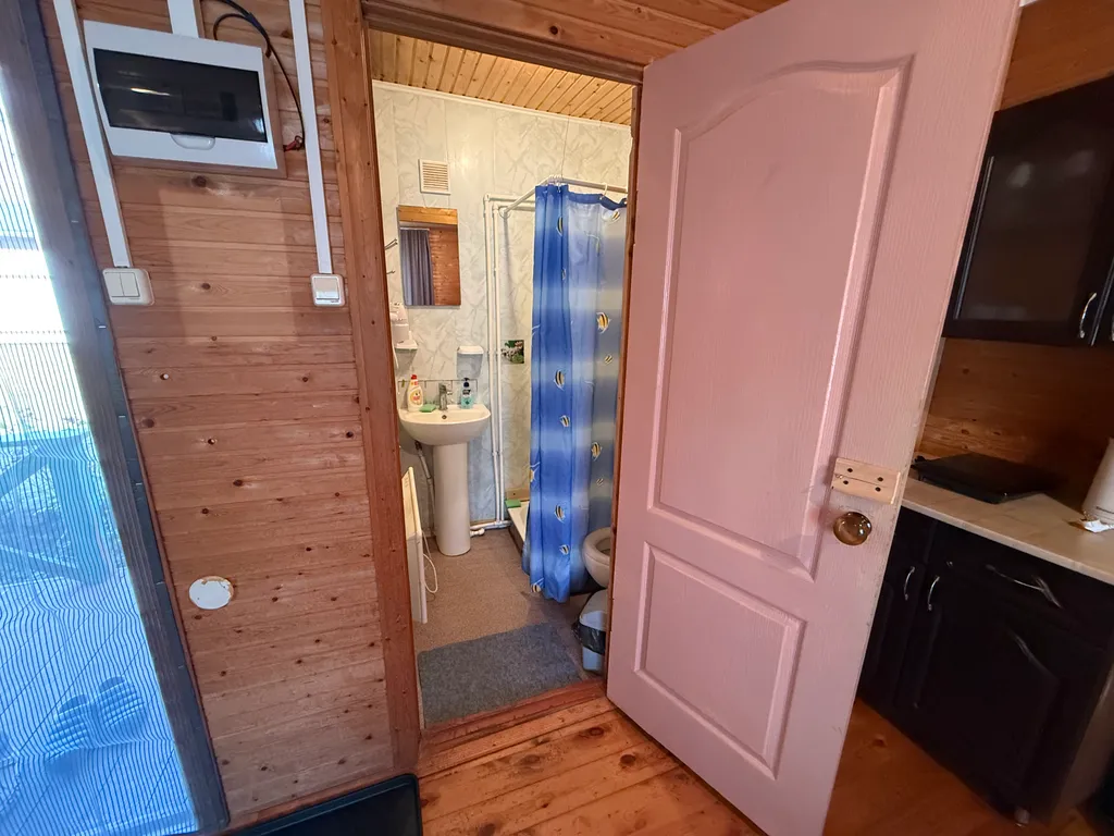 Квартира Жилая комната в деревянном домике четырёхместная — Апшеронск