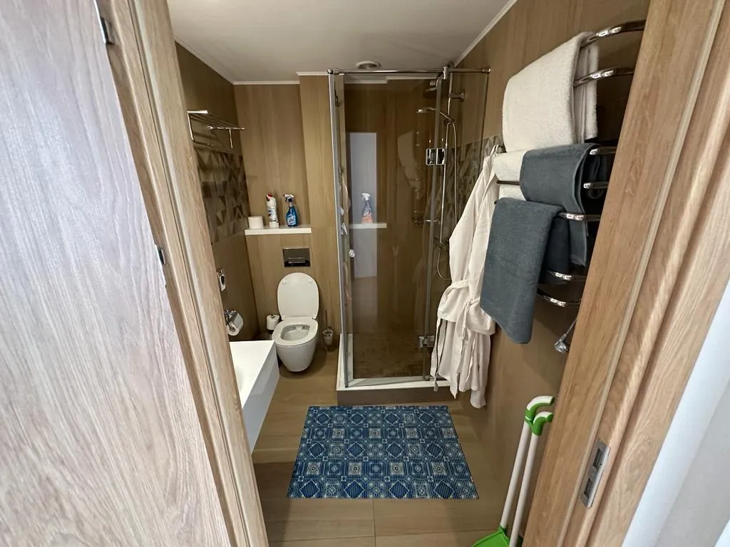 Просторная студия на берегу моря