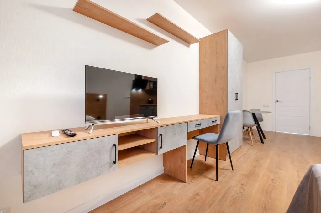 Студия у аллеи фонтанов и парка