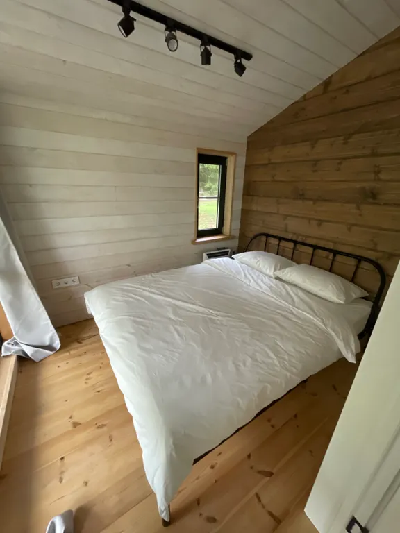 Уютный дом в лесу