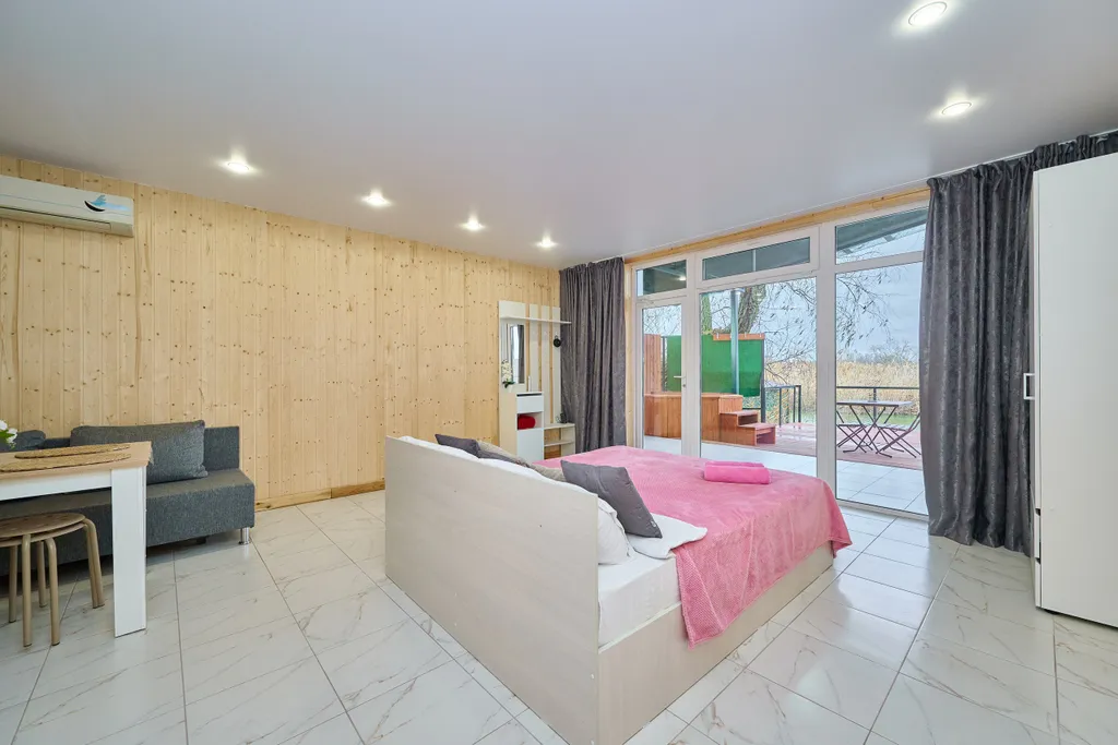 Дом 45m2 — чан, кухня, панорамный вид на реку