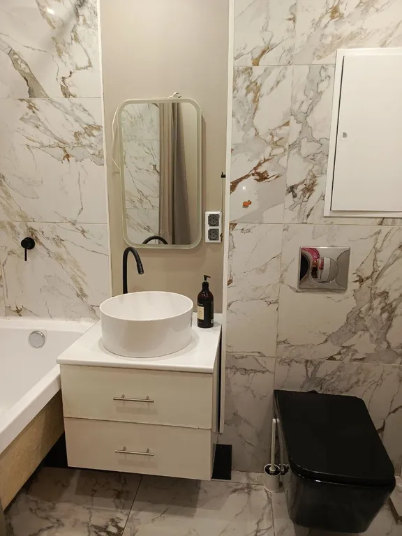 Уютная квартира в тихом районе, рядом с озером, с хорошим ремонтом