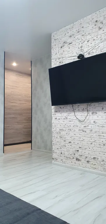 Уютная студия в центре города с видом на озеро