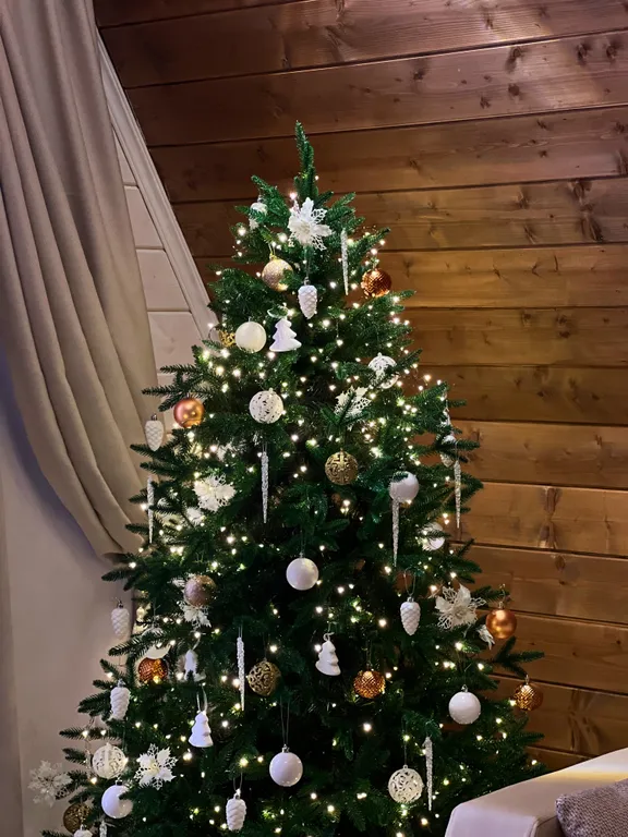 Уютный А-frame коттедж в зеленой части города