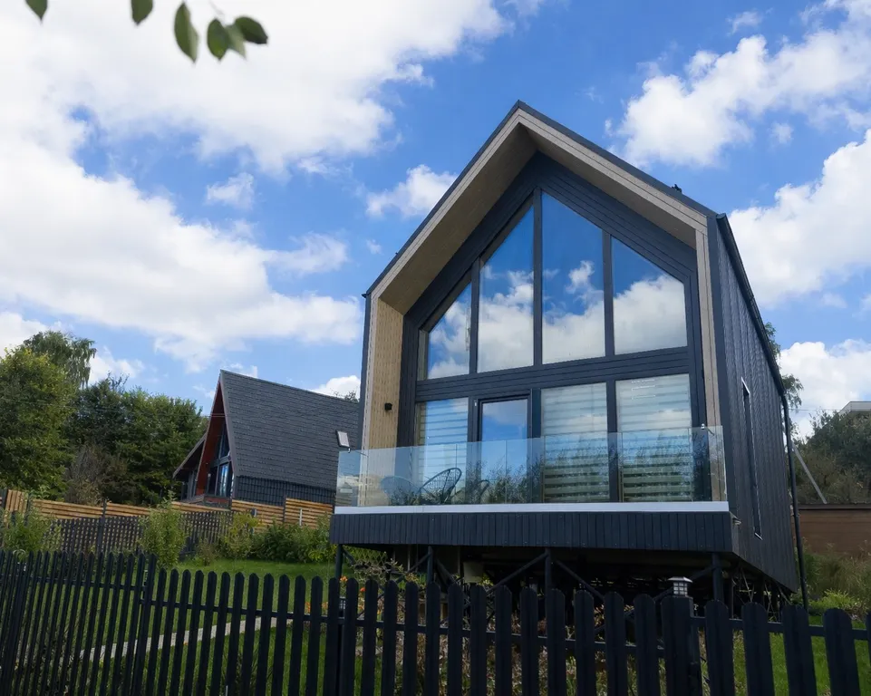 Коттедж Уютный барнхаус в 5 км от Москвы у озера — аренда посуточно в Развилка