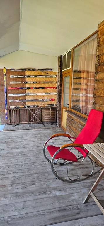 Номер рядом с лесом