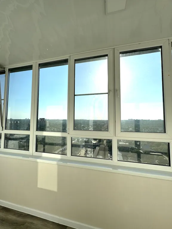 Скандинавская квартира с панорамным видом на город