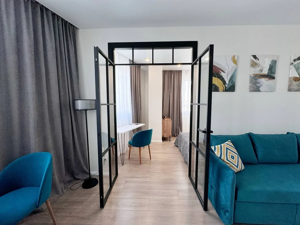 Дизайнерская 2-х комнатная квартира рядом с Море парком