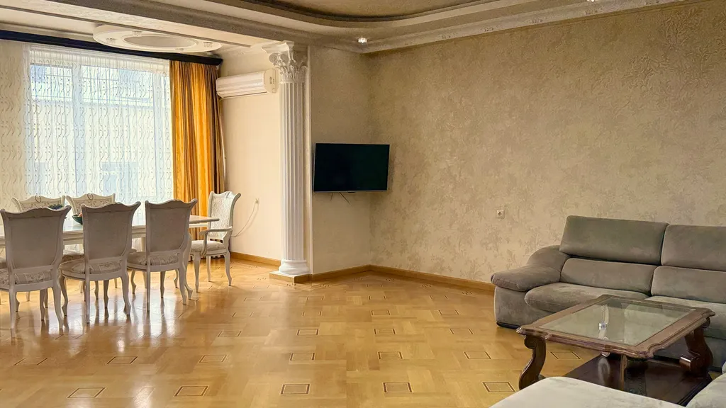 Апартамент с 2 спальнями, 2 санузлами и балконом на Северном пр