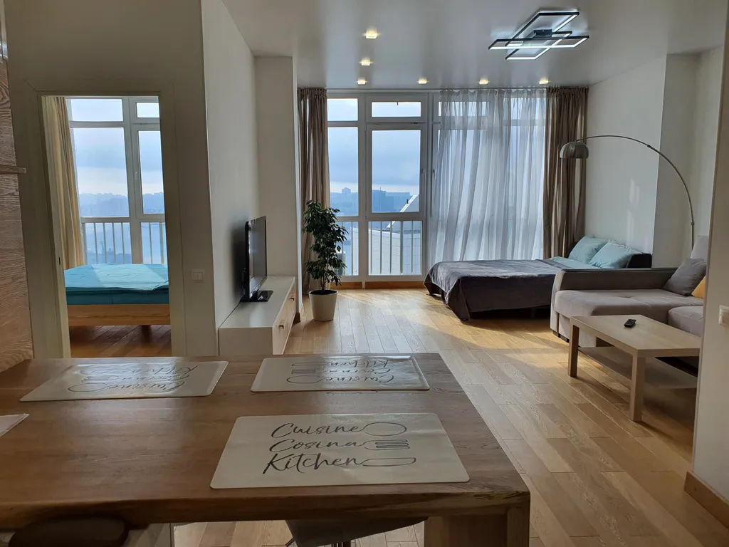 Апартаменты в центре города с прекрасным видом на золотой мост