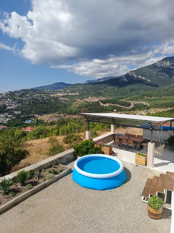 Дом с панорамным видом на горы и море