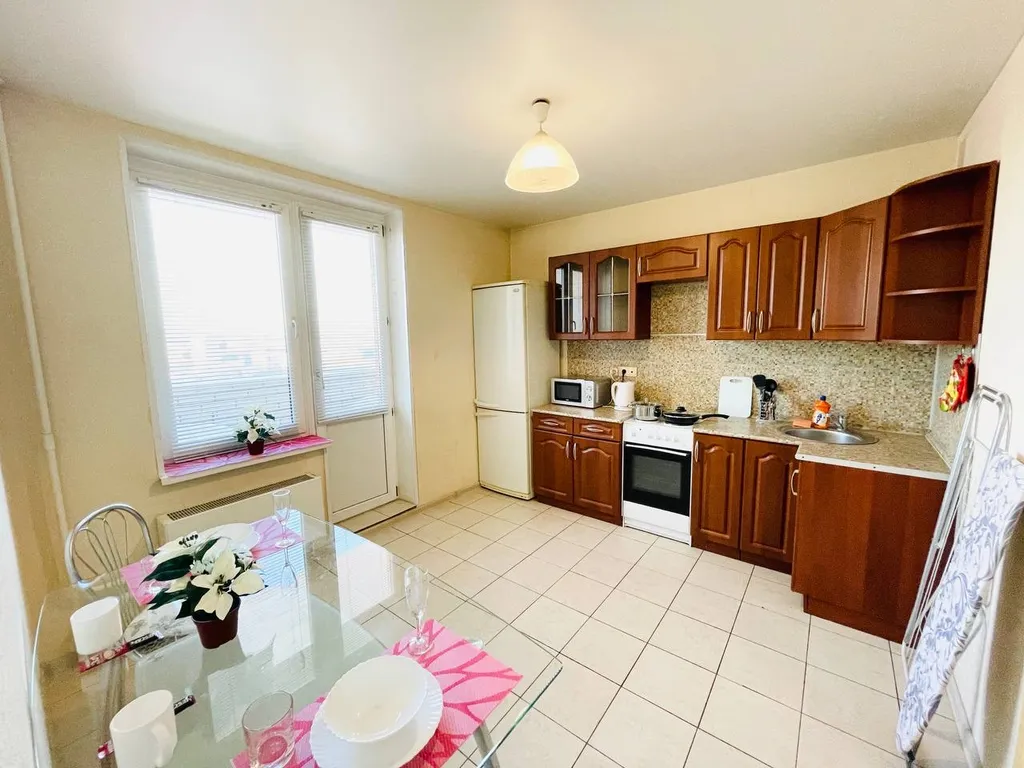 Апартаменты комфорт в центре с дополнительным диваном рядом с ОКБ