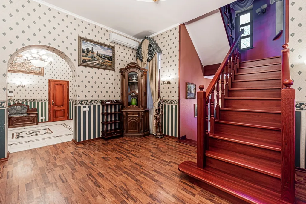 6-комнатный Дом