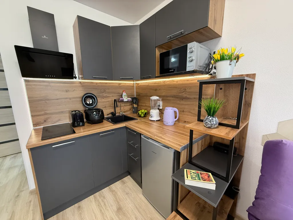 Дизайнерская студия «Лавандовая Гармония» с бассейном и террасой