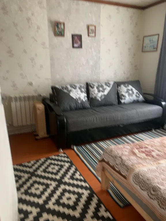 Живописный дом на природе недалеко от города