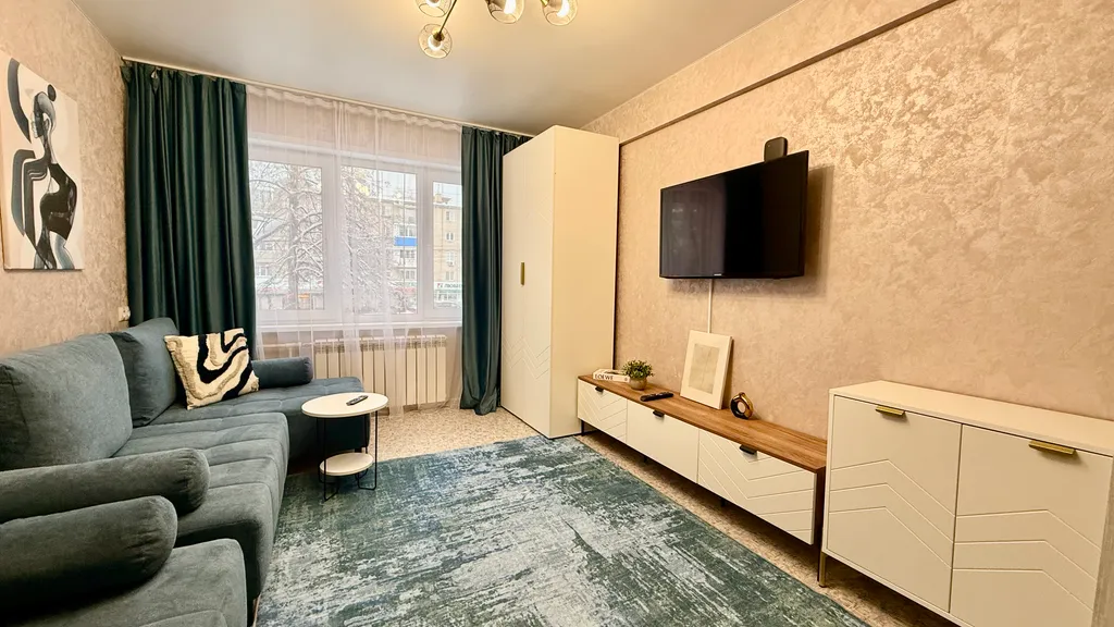 Мега вместительная трешка для дюжины гостей