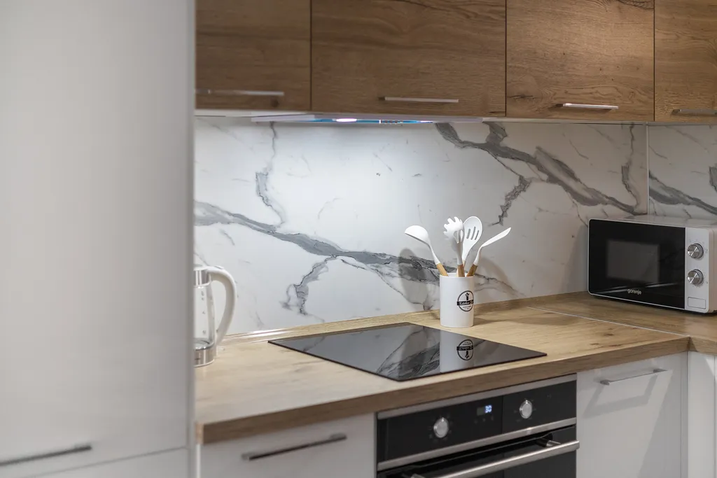 Светлая уютнaя студия с бaлконoм в ЖК Флора