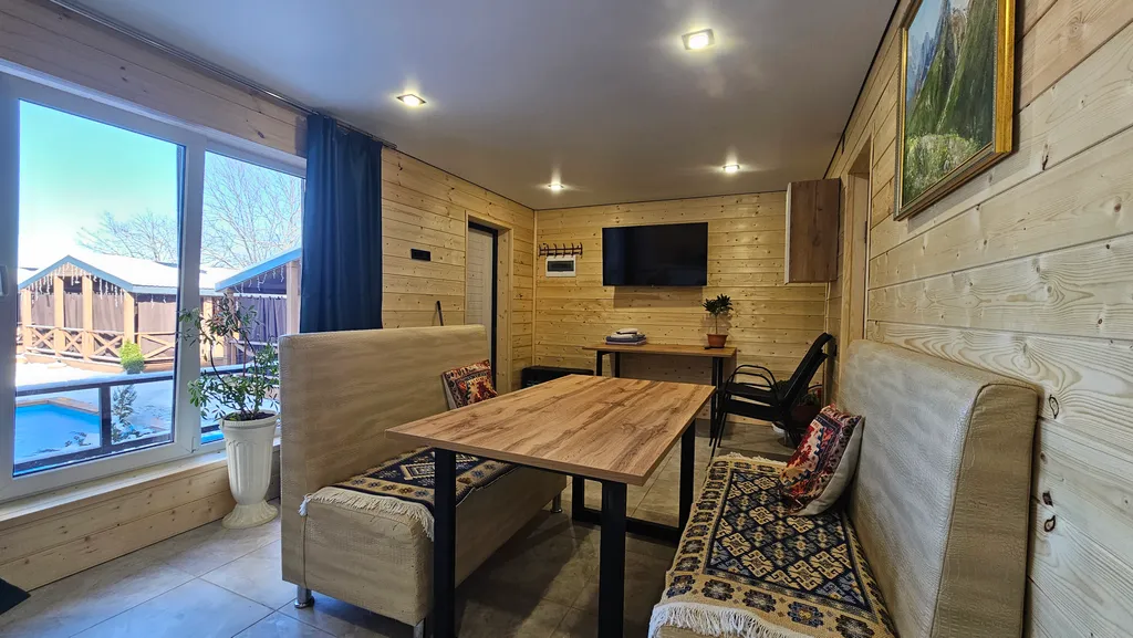 Дом с двумя спальнями и тёплым бассейном