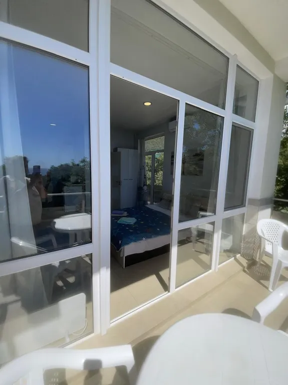 Улучшенный номер с видом на море и горы