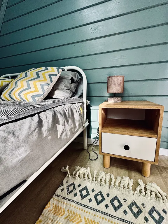 Дом A-frame с баней и джакузи под открытым небом в сосновом лесу