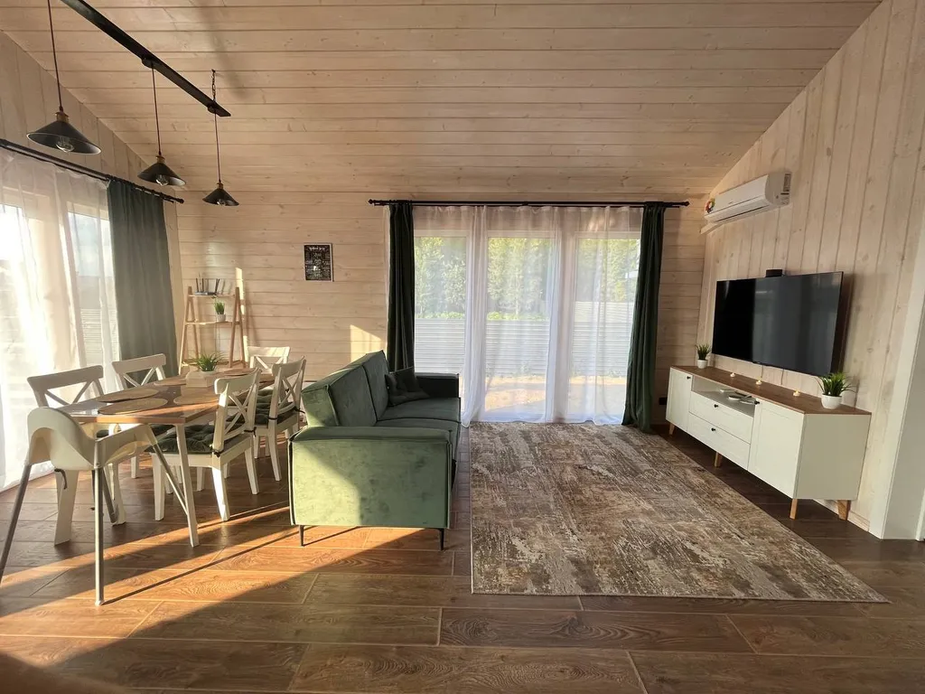 Коттедж Загородный дом у воды — Лопотово