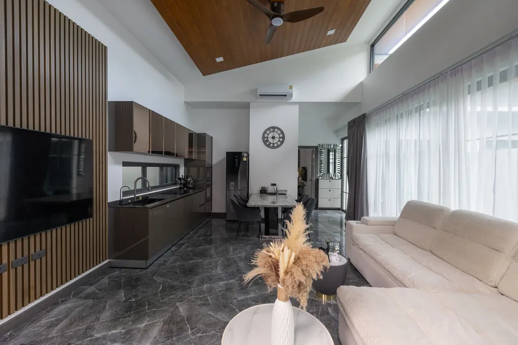 Вилла с частным бассейном в районе Най-харн