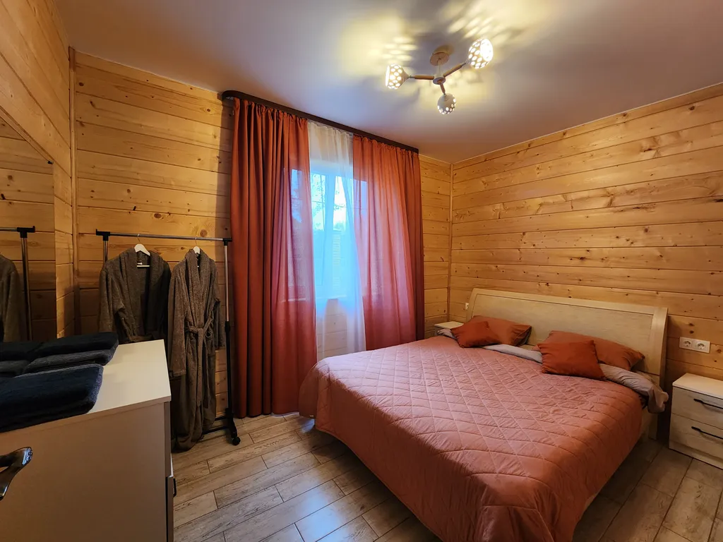 Коттедж с русской баней, горячей джакузи под звездам и бассейном