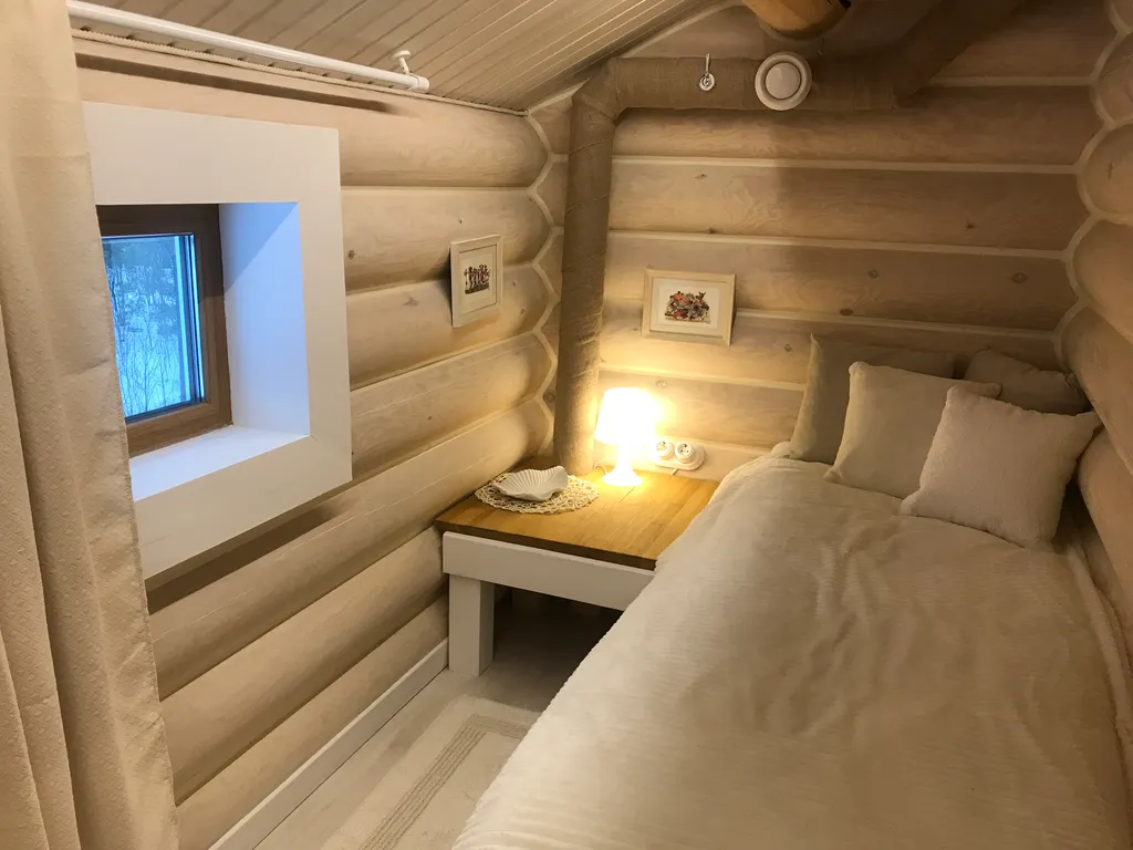 Дом на скале с видом на озеро