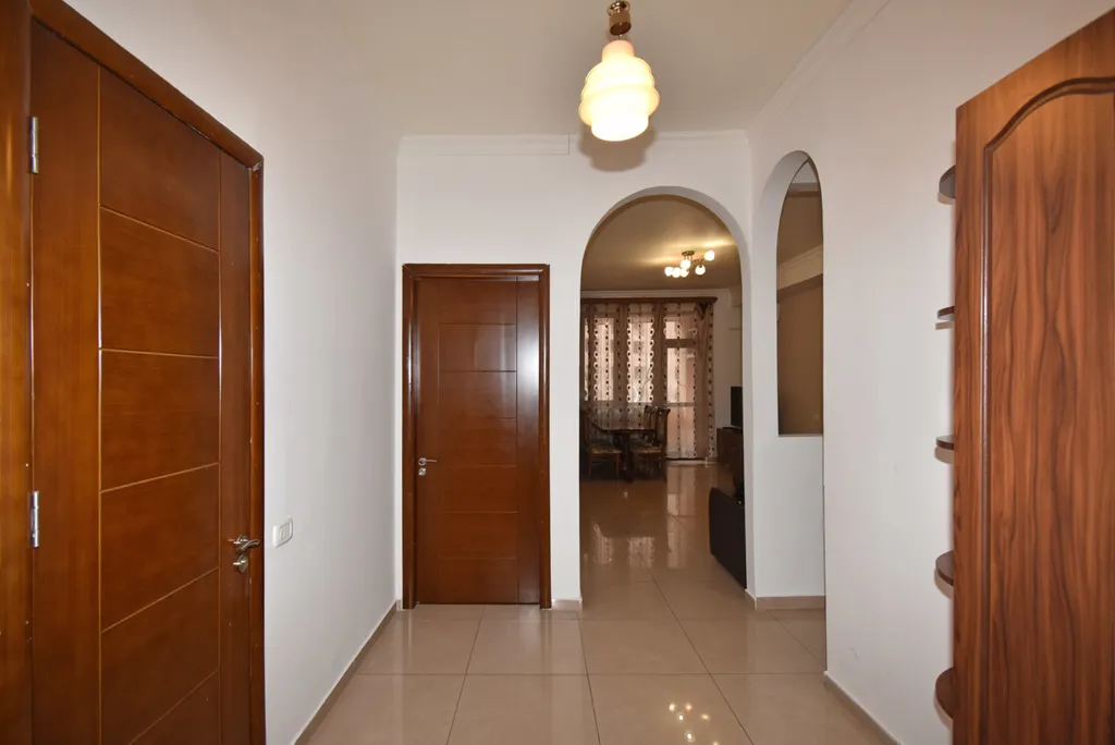 Светлая квартира в самом центре Еревана