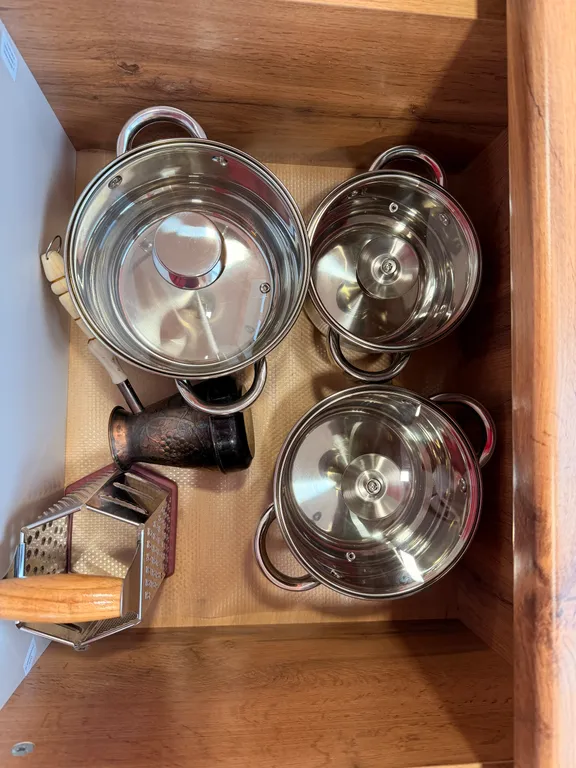 Дом в современном русском стиле рядом с монастырем