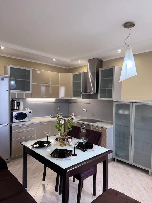 Уютная квартира у ТЦ Столица