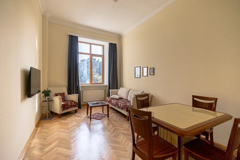 Апартамент с видом на бульвар на Торговой