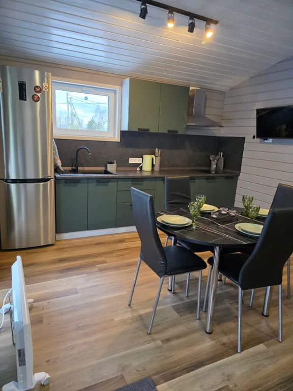 Дом Безмятежный на заливе реки Нерль с видом на лес