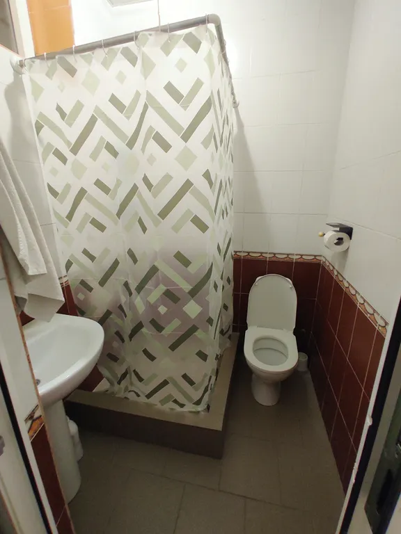 Квартира Комната с удобствами в гостевом доме с бассейном — Адлер