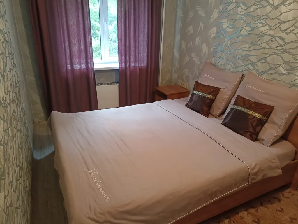 Квартира 2х комнатная — аренда посуточно в Новокузнецк