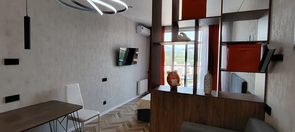 Студия с видом на горы