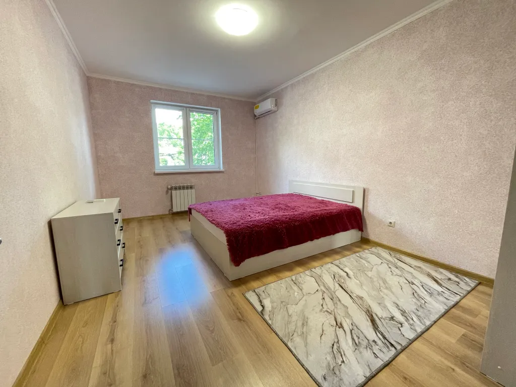 Просторная трехкомнатная квартира у моря