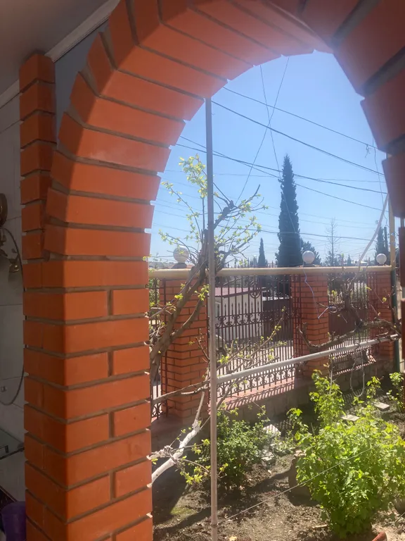 Отдельный дом в центре с двориком и паркоместом