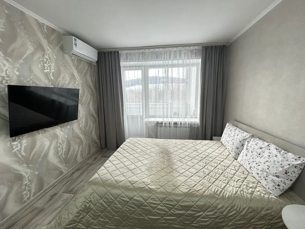 Квартира с видом на горы и лес