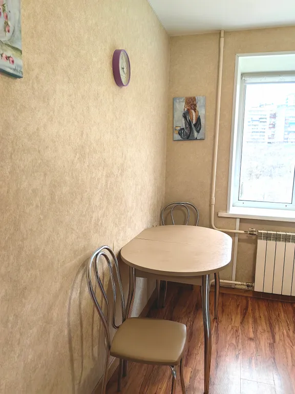 Уютная квартира в центре с кондиционером, отдельной кухней и балконом