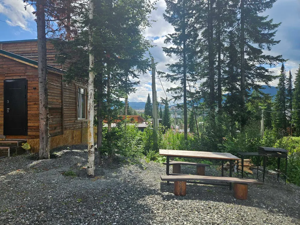 Коттедж Дом в живописнейшем месте в окружении кедровых и пихтовых деревьев — Шерегеш