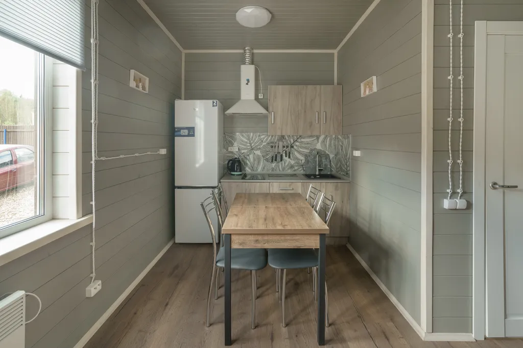 Новый загородный дом у реки с баней и бассейном