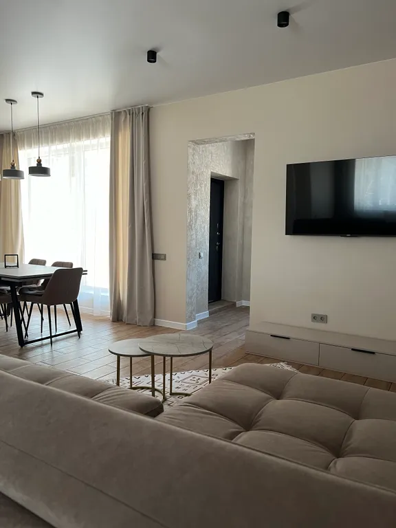 Дом в современном стиле с видом на горы