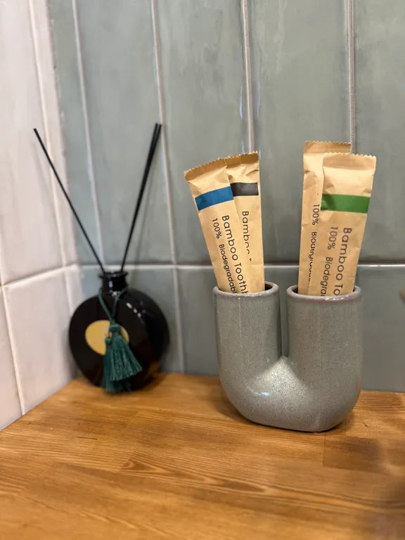 Домик на холме с видом на Байкал