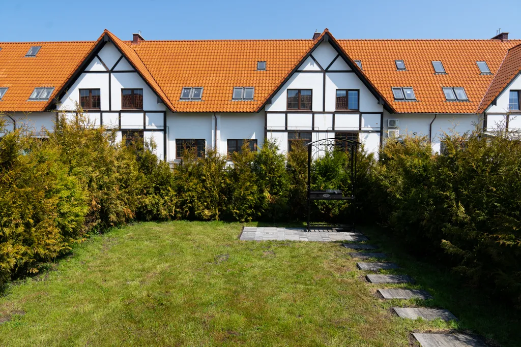 Таунхаус с дизайнерским ремонтом на участке