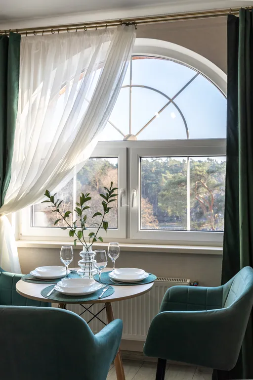 Студия с озером в вашем окне