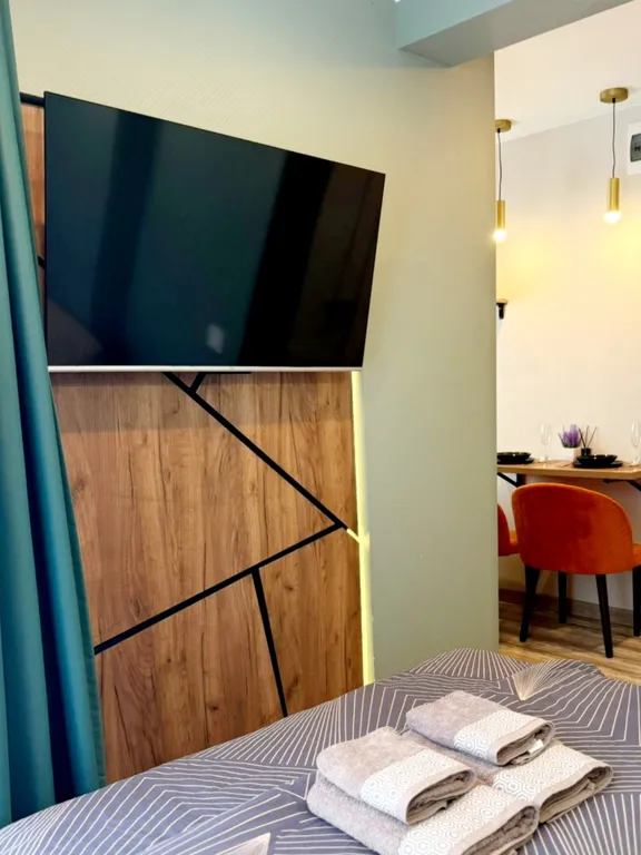 Уютная и стильная студия с отдельной кухней