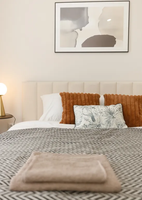 Стильная квартира в новостройке с видом на парк и море